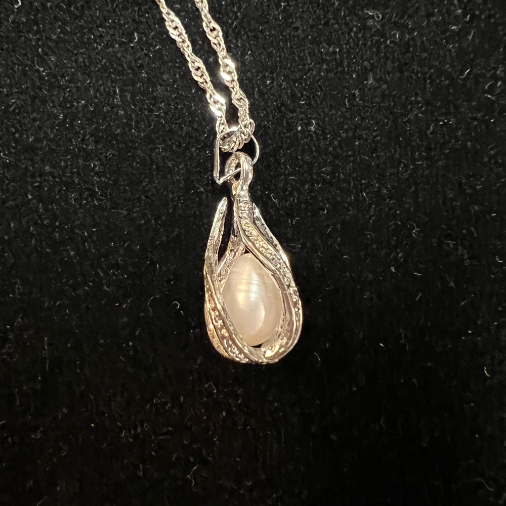 Freshwater Pearl Set Necklace Surrounded 18k Gold Plated Cage w white Sapphires - Picture 10 of 12